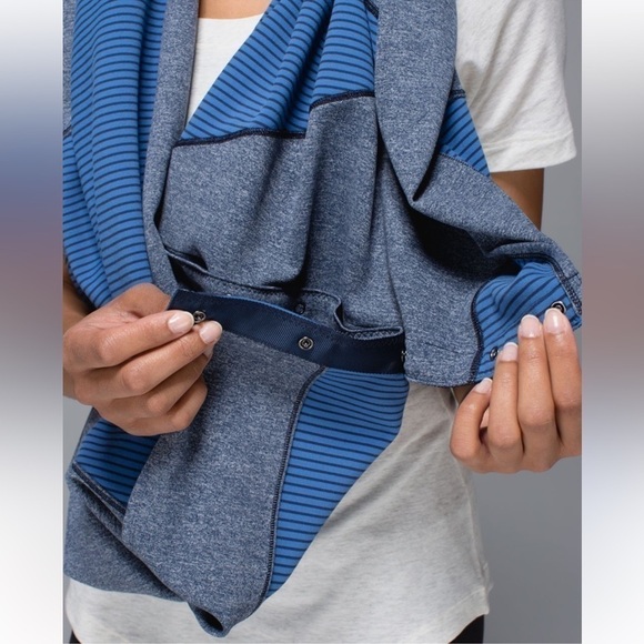 EUC Lululemon Vinyasa * Quilt Scarf/Wrap - Picture 2 of 7